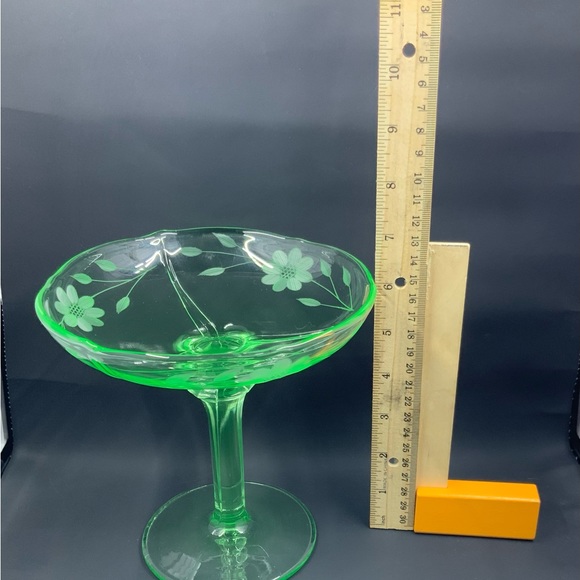 Flower Design Compote, Uranium Glass, Vaseline Glass, - Picture 7 of 7